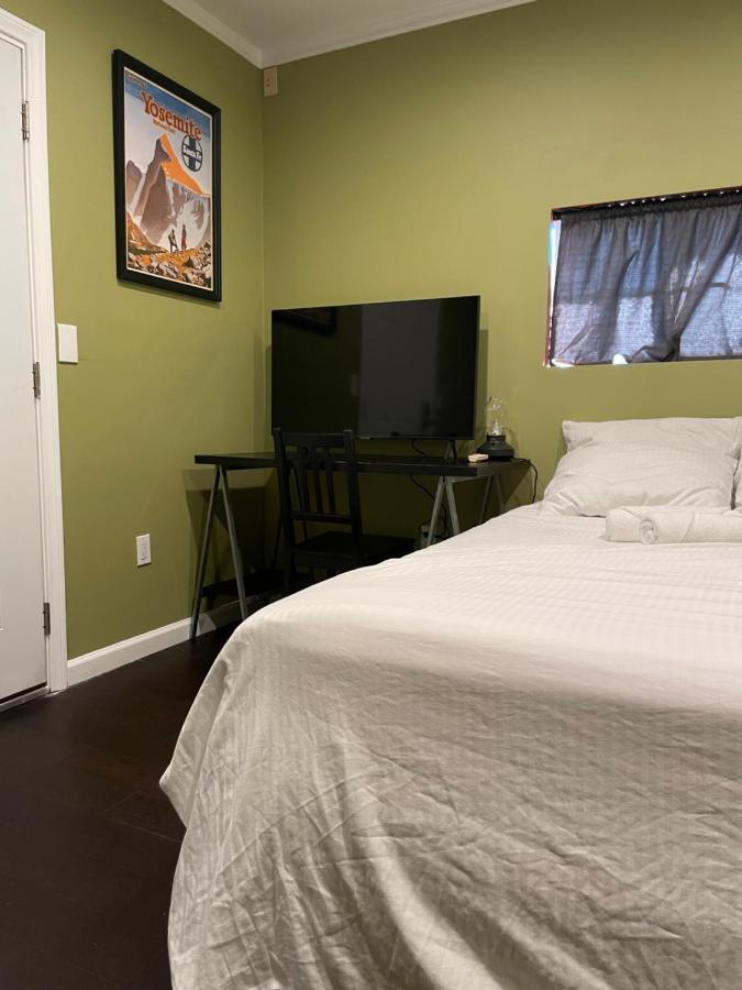 Private Standalone Room W/ Tv, Wifi & Ac In Carson Luaran gambar