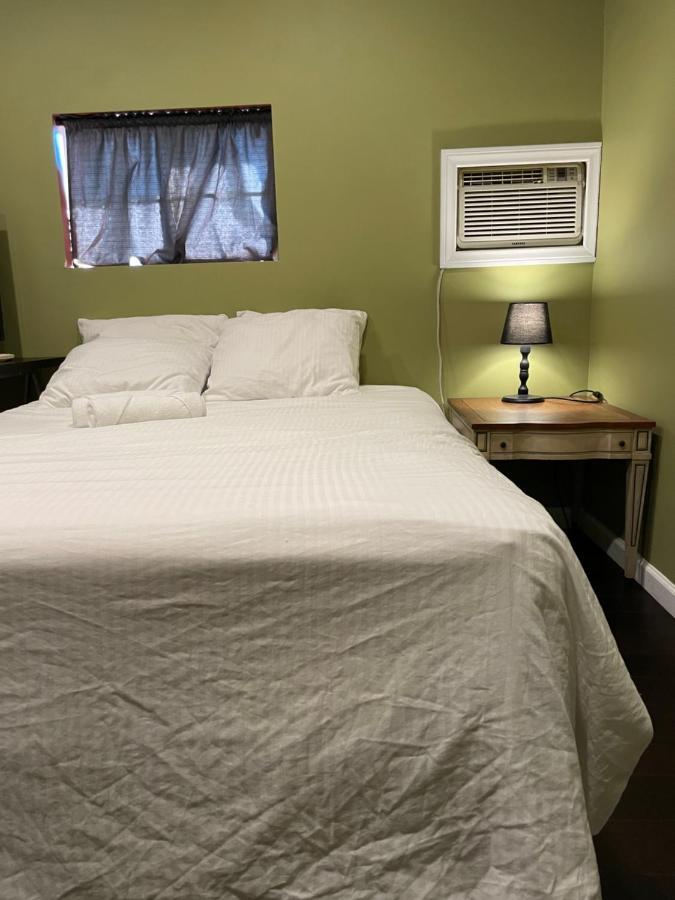 Private Standalone Room W/ Tv, Wifi & Ac In Carson Luaran gambar
